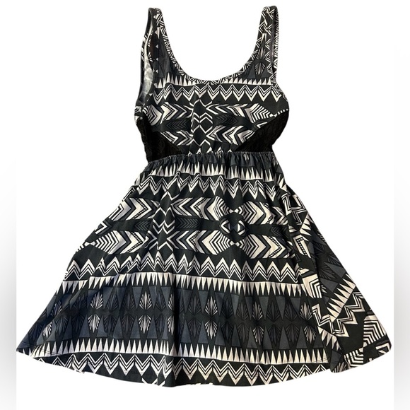 Black and White Patterned Women's Dress - Picture 1 of 4